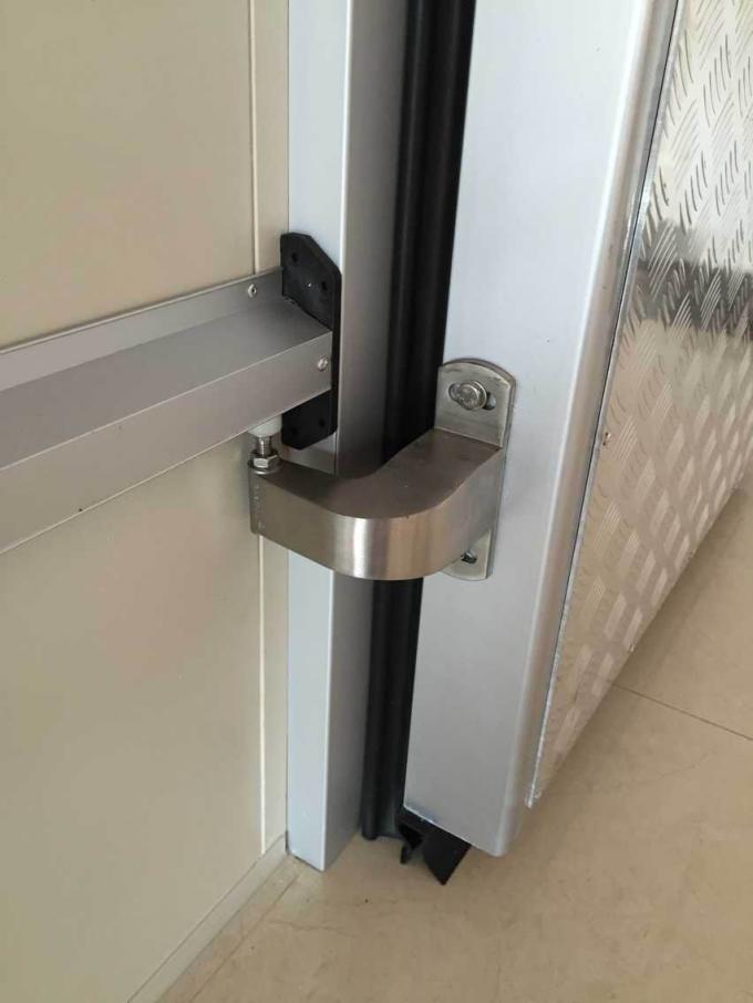 Sliding Door Cold Storage Room , Commercial Kitchen Walk In Freezer Room
