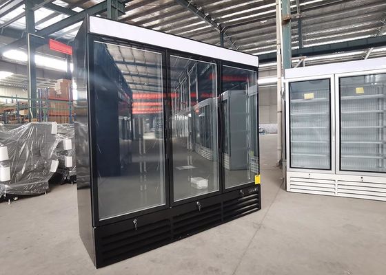Tủ đông trưng bày thẳng đứng SECOP 1380L với ba cửa kính bản lề